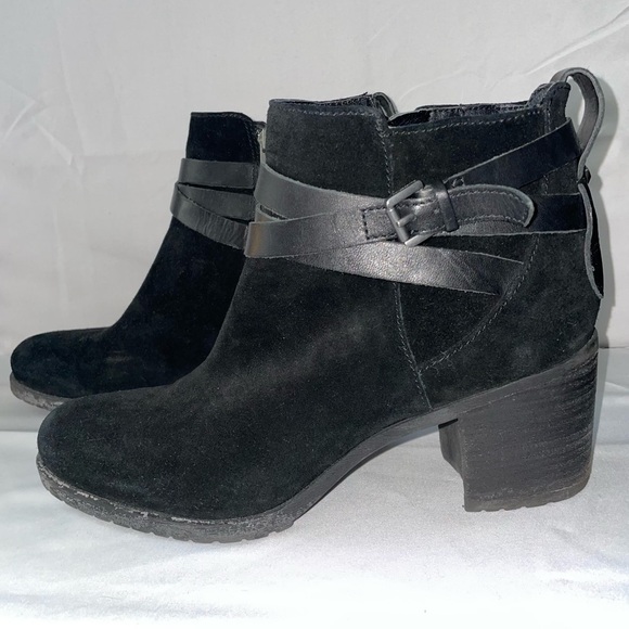 Sam Edelman Hannah Belted Chelsea Suede Strap Buckle Detail BlockHeel Ankle Boot - Picture 5 of 13